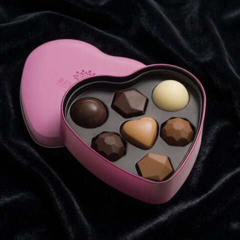 Metal hjerte pink- Fyldt chokolade. Den perfekte valentinsgave