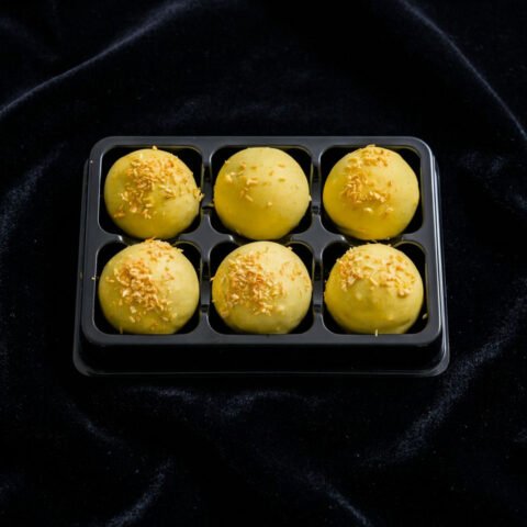 Trøffel-Romkugler med passionsfrugtkaramel & ristet kokos